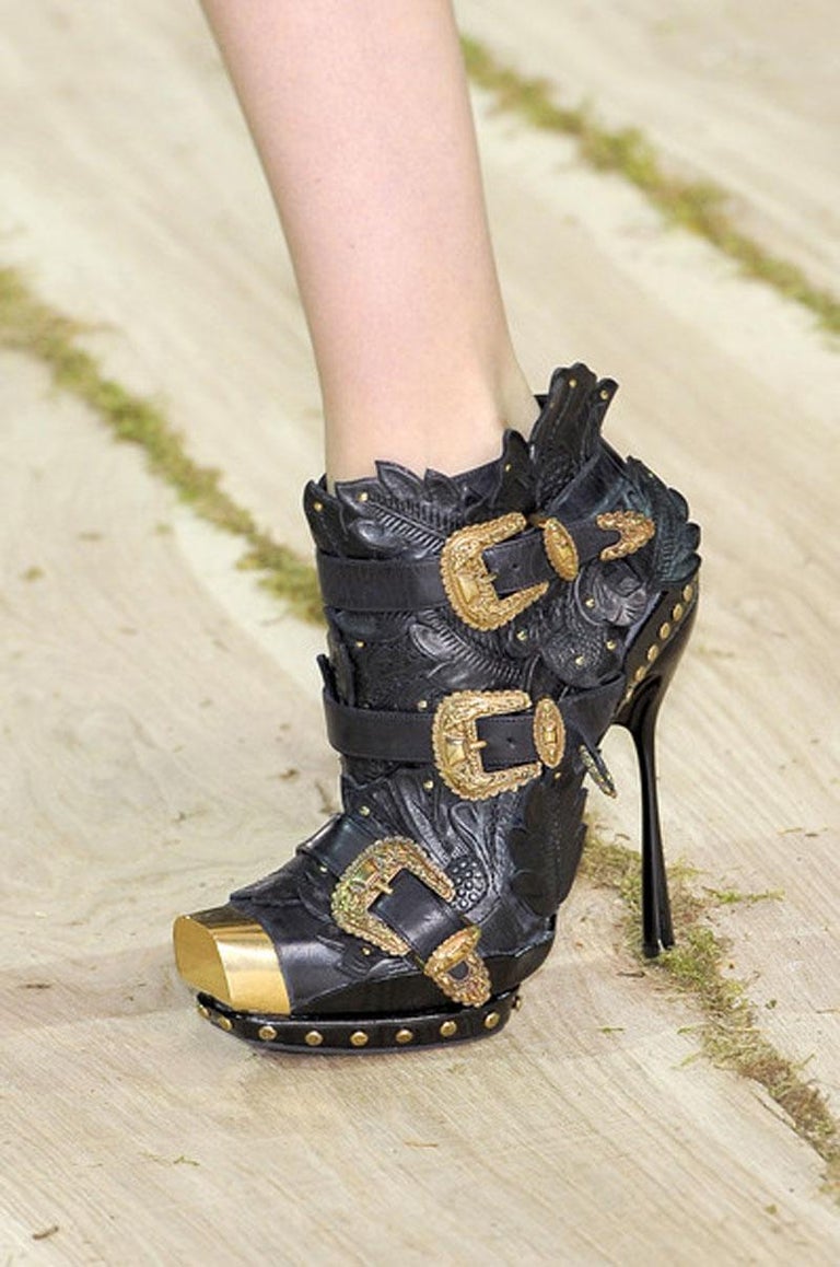 ALEXANDER MCQUEEN S/S 2011 LEATHER BOOTS